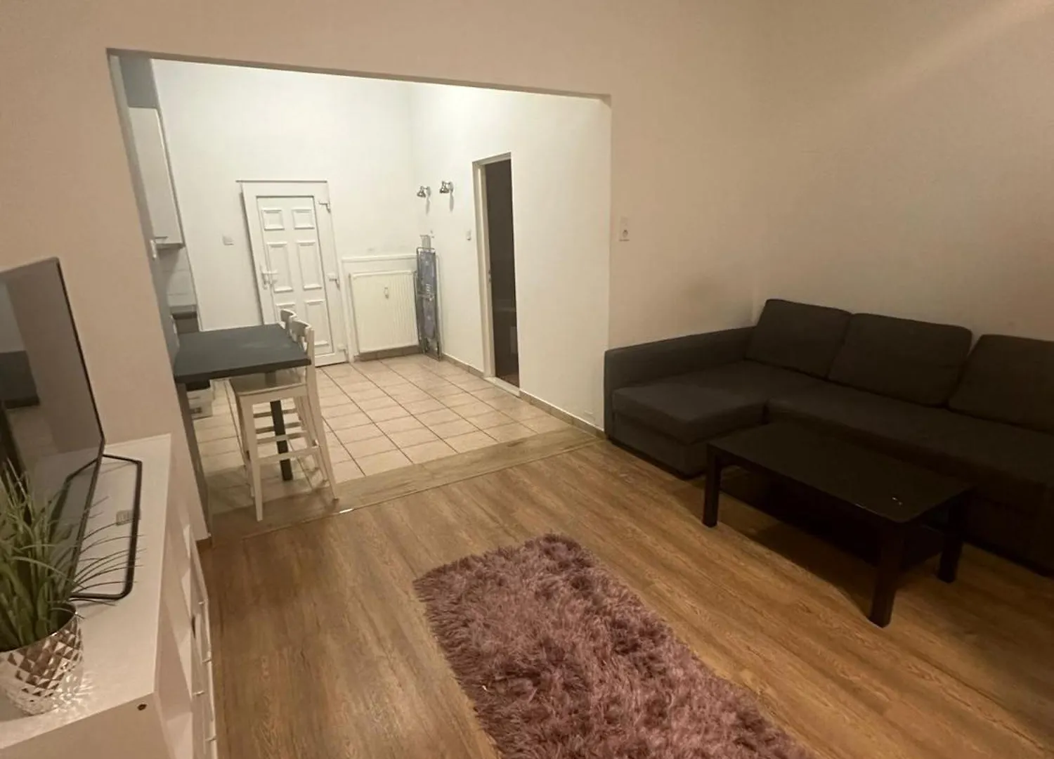 Golden Quarter Apartment
