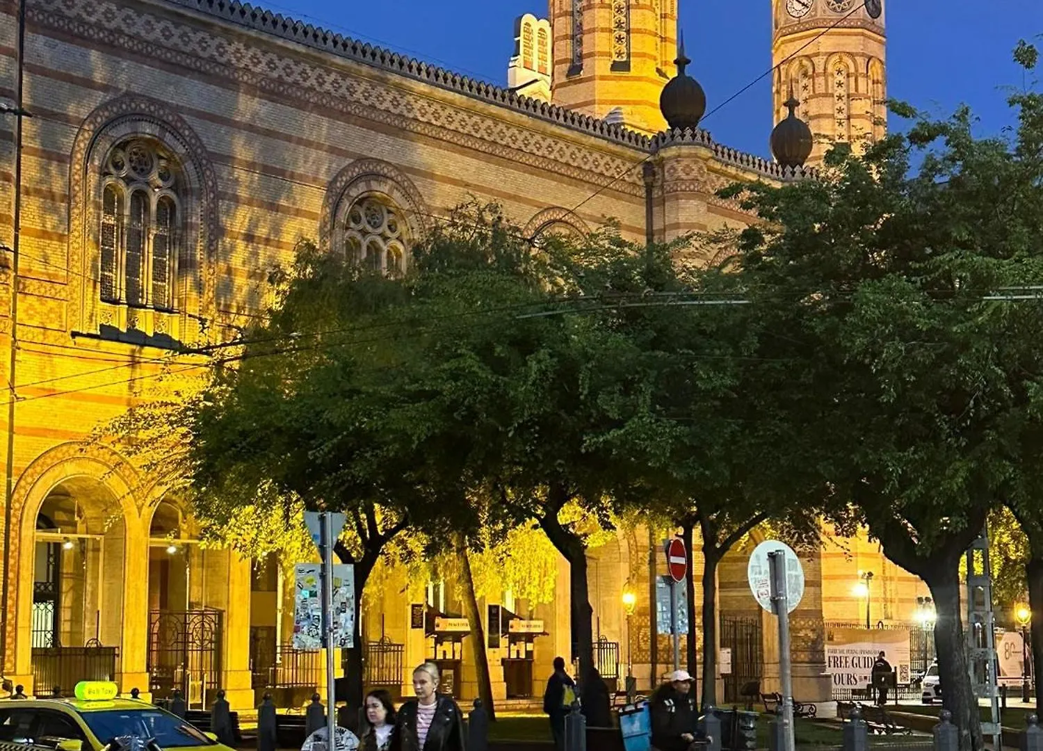 Golden Quarter Apartment المجر